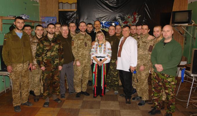 Різдвяний подарунок військовим від Всеукраїнського товариства «Просвіта» 