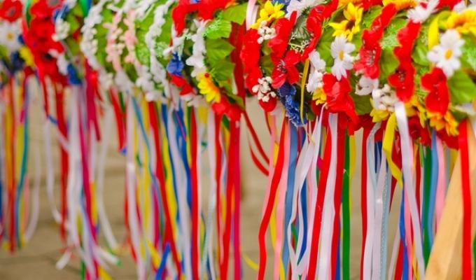 Майстринь декоративно-ужиткового мистецтва Луганщини запрошують на конкурс вінків до Києва