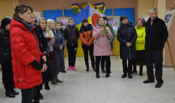 Четвертий етап мобільної виставки японської фотографії у смт. Біловодську Луганської області