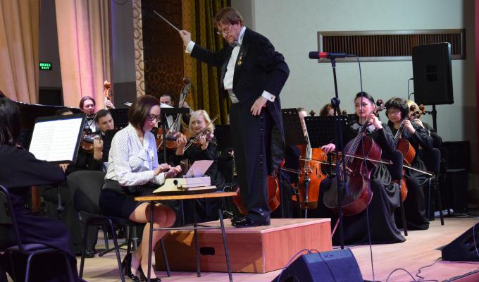 Святковий концерт Академічного симфонічного оркестру під керівництвом маестро Курта Шміда!