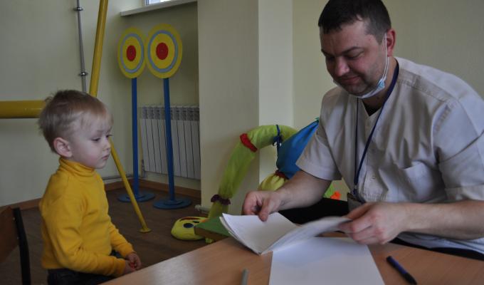 Маленьких жителів Попаснянського району оглядатимуть висококваліфіковані лікарі «ОХМАТДИТу»