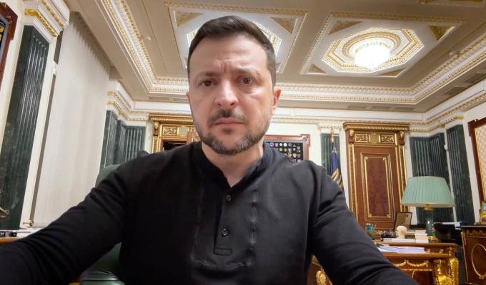 Значення дронів має стати таким, щоб усе більше й більше унеможливлювати російські штурми – звернення Президента