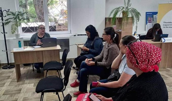 Луганчанам в Чернівцях видали матраци, ковдри, подушки, посуд та засоби гігієни