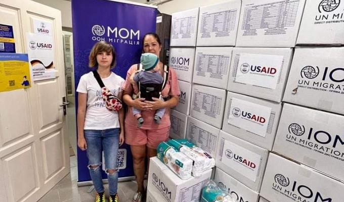 Понад 150 луганчанам у Чернівцях видали засоби гігієни