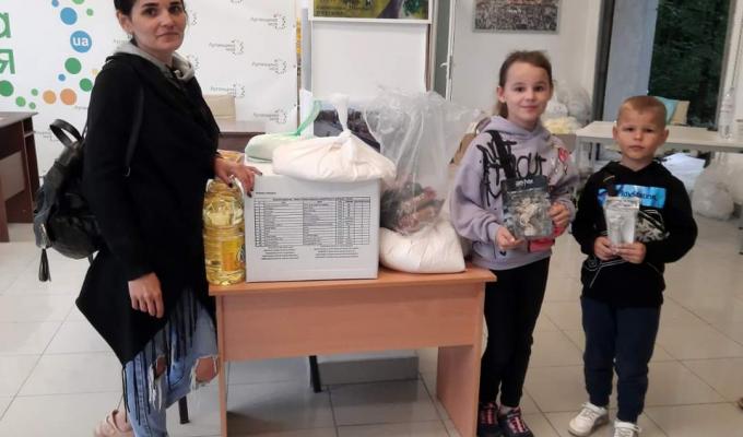 У хабі в Вінниці тривала видача наборів від МОМ