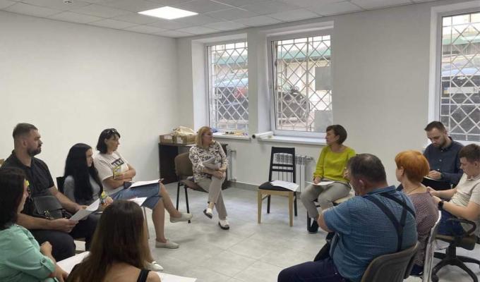 ВПО з Луганщини, які проживають у Рівному, отримують безкоштовну психологічну допомогу на базі Кремінського хабу