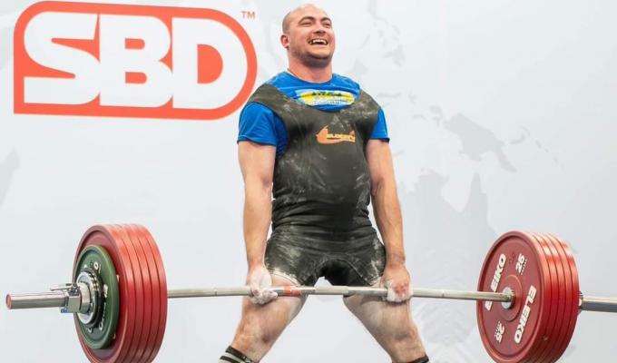 Пауерліфтер Микола Бараннік втретє став чемпіоном світу