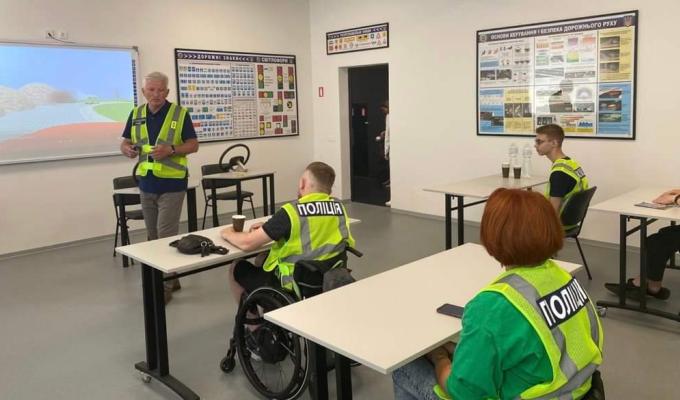 У шести регіонах України працюють автошколи для осіб з інвалідністю