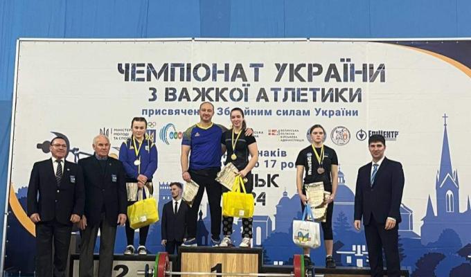 Важкоатлетка з Луганщини Ангеліна Селіванова перемогла в чемпіонаті України  