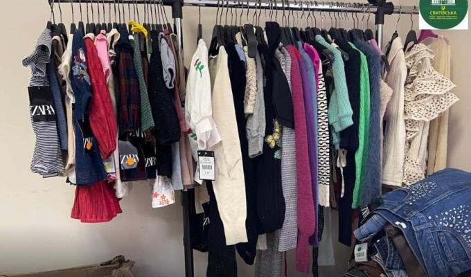 У хабі в Ірпені видають новий одяг