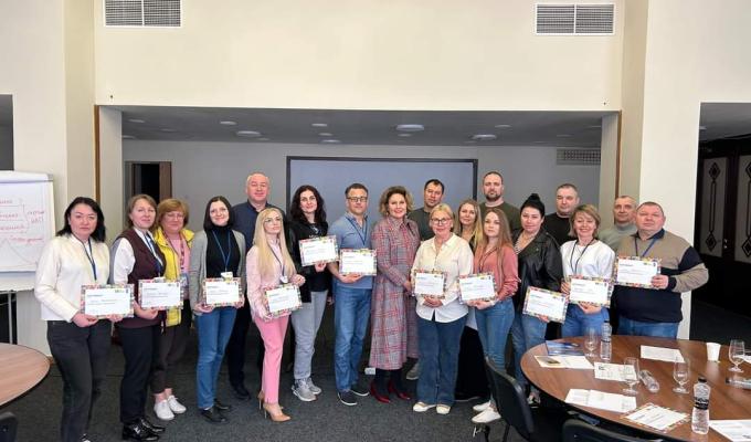 Представники місцевих органів влади Луганщини пройшли навчання на тему лідерства в умовах війни