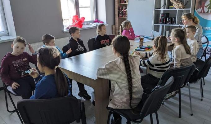 Центри підтримки сім'ї Старобільської РДА запрошують дітей на заняття в освітніх класах