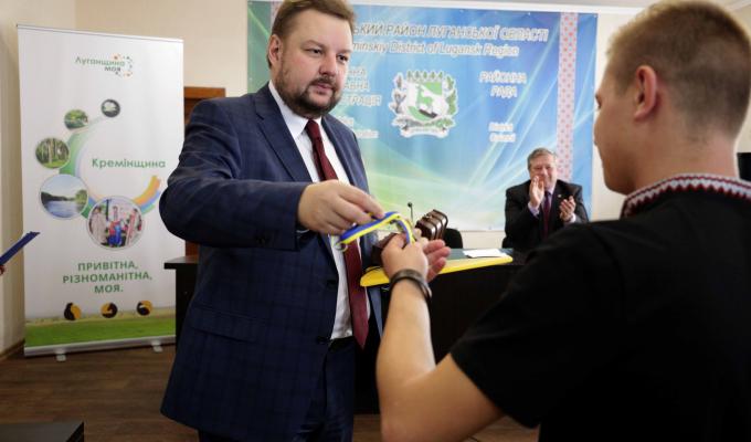 Сергій Філь: Держава піклується про дітей-сиріт на Луганщині