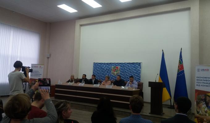 Можливості нового проекту USAІD обговорювалися на регіональному форумі "Економічні можливості постраждалим від конфлікту" Можливості нового проекту USAІD обговорювалися на регіональному форумі "Економічні можливості постраждалим від конфлікту"