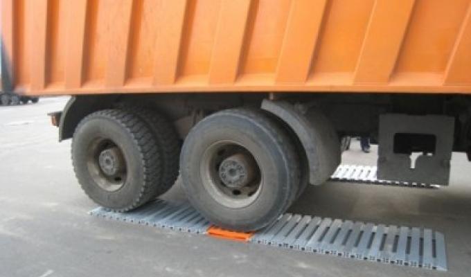 На дорогах Луганщини облаштовано 12 пунктів габаритно-вагового контролю