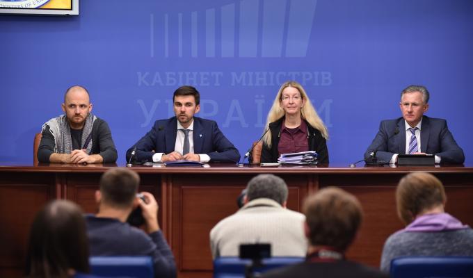 На засіданні Уряду ухвалили документи для впровадження медреформи На засіданні Уряду ухвалили документи для впровадження медреформи