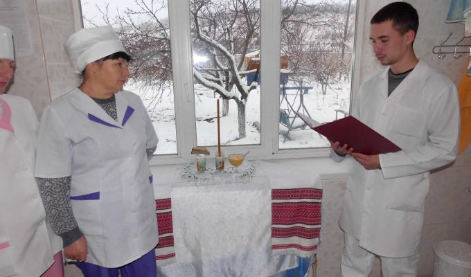 У соціальних закладах Луганської області вшанували пам'ять жертв Голодомору