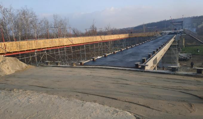 Єднаємо Луганщину: триває відновлення мосту біля КПВВ «Станиця Луганська»