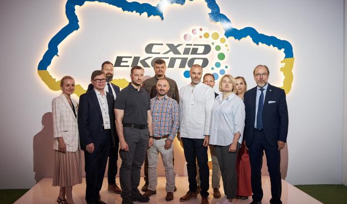 Артем Лисогор: на кожній зустрічі закликаю партнерів до відбудови Луганщини після її звільнення