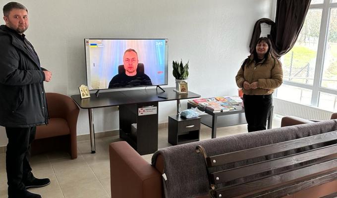 Катерина Безгинська перевірила умови проживання переселенців з Луганщини у шелтері на Івано-Франківщині