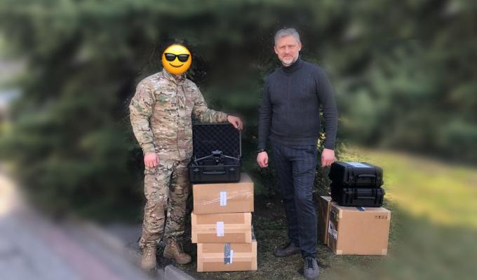 Вісім "мавіків" вже прямують на фронт - їх передано Сєвєродонецькою громадою