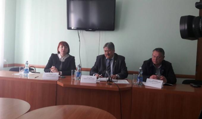 24 квітня в рамках роз’яснення дій державних програм підтримки аграріїв представників Департаменту агропромислового розвитку та Асоціації сільгосптоваровиробників Луганської області зустрічала Сватівщіна. 