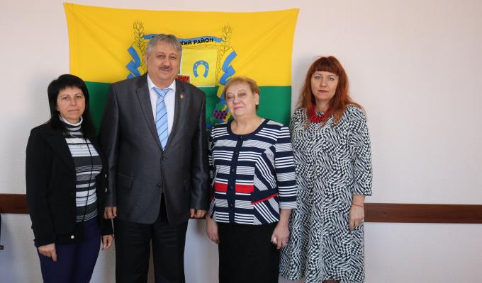 Начальник служби у справах дітей облдержадміністрації відвідала Сватівський та Кремінські райони