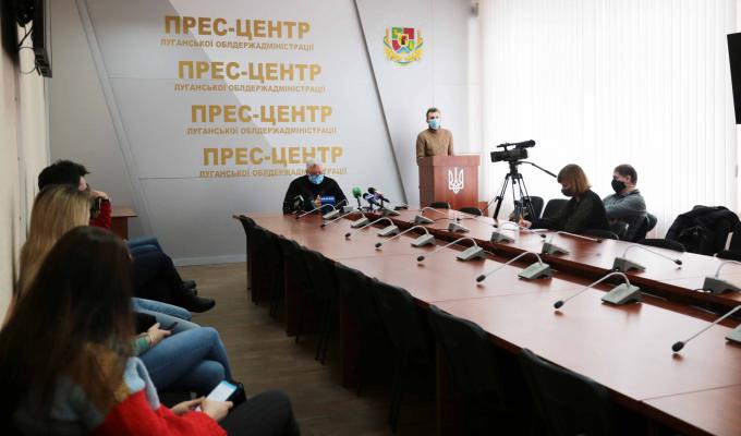 Посилені карантинні обмеження дозволили зменшити в області рівень захворюваності на коронавірусну інфекцію втричі, – брифінг