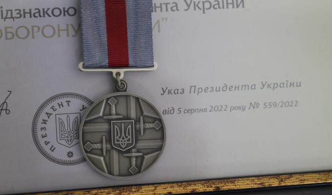 Міцний тил  тримається на звичайних людях: четверо освітян Луганщини отримали відзнаки Президента «За оборону України»