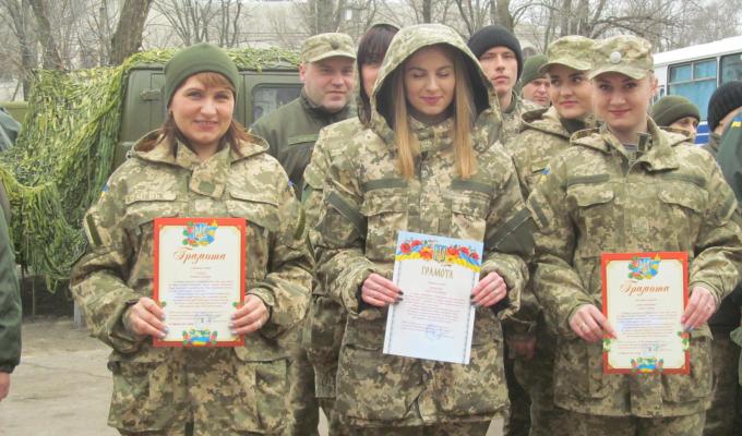 В Луганській області нагороджено жінок-військових медиків