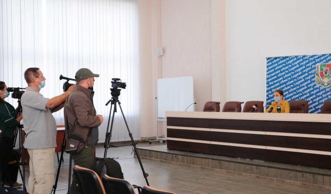 Населені пункти Луганщини, де менше 1200 жителів, обслуговуватимуть 34 мобільні поштові відділення, – брифінг