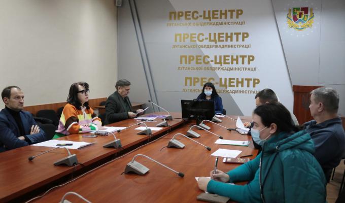 Створення безперешкодного середовища для людей з інвалідністю та інших маломобільних груп населення обговорили на засіданні в облдержадміністрації