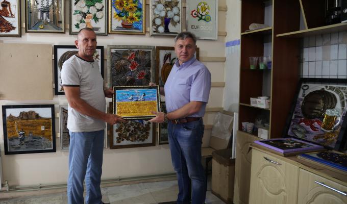 Успіх Луганщини – в ексклюзивності, – Юрій Гарбуз відвідав підприємство з виготовлення скляних виробів у Лисичанську