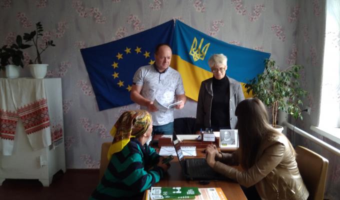 Луганським обласним центром соціально-психологічної допомоги проведено консультування громадян, які опинилися в складних життєвих обставинах