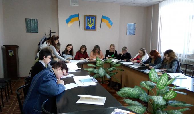 У Старобільському районному центрі зайнятості проведено навчання за темою: «Протидія торгівлі людьми, ідентифікація постраждалих та робота з ними»