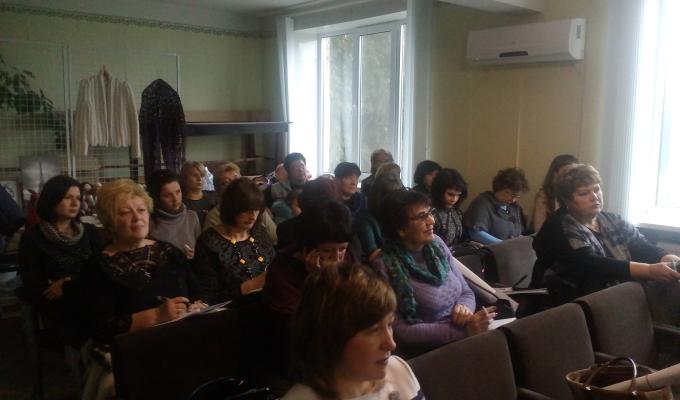 На Луганщині проводяться зустрічі із активом громад з питань протидії ґендерно зумовленому та домашньому насильству