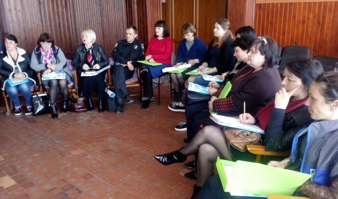 На Луганщині продовжується серія зустрічей із громадським активом із питань протидії ґендерному та домашньому насильству й забезпечення безпеки жінок у громадах