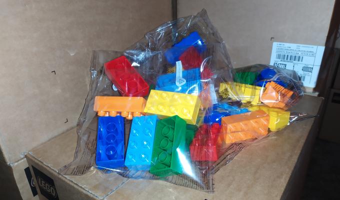 Луганщина отримала понад 5,5 тисяч наборів LEGO для першокласників