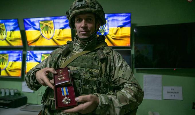 Врятував п’ятьох побратимів – луганчанина-штурмовика нагороджено орденом «За мужність» III ступеня