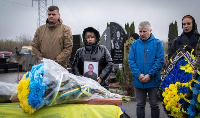 Провели в останню путь військовослужбовця з Луганщини