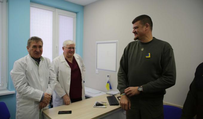 Реабілітаційна зала, кабіна комплексної фізіотерапії та надання психологічної підтримки: рубіжанський Центр відновленого лікування та терапії розпочав роботу у Харкові