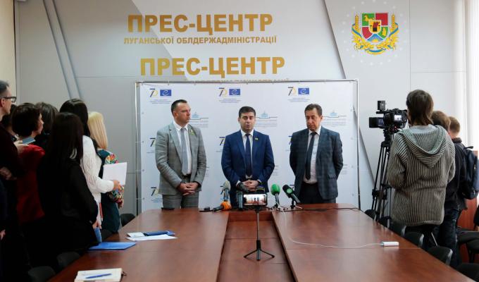 Учасники засідання Комітету Верховної Ради України з питань прав людини, деокупації та реінтеграції поспілкувалися з журналістами