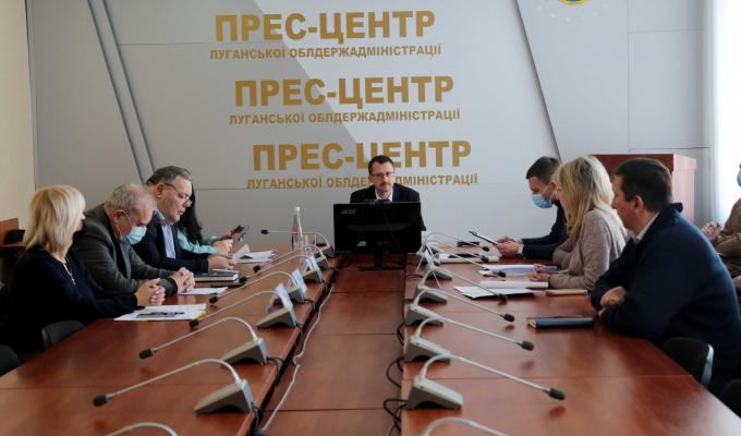 Спостережна комісія при облдержадміністрації, яка вперше зібралася у новому складі, підтримала подання до суду стосовно умовно-дострокового звільнення від покарання у відношенні жительки Рубіжного