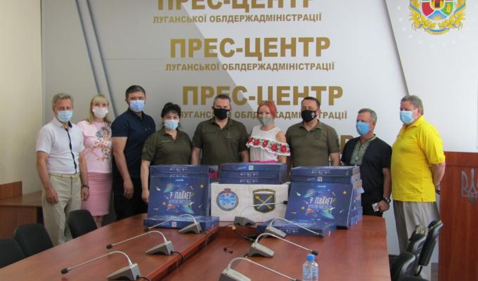 Десять шкіл Попаснянського та Новоайдарського районів отримали тематичні друковані матеріали з основ мінної безпеки