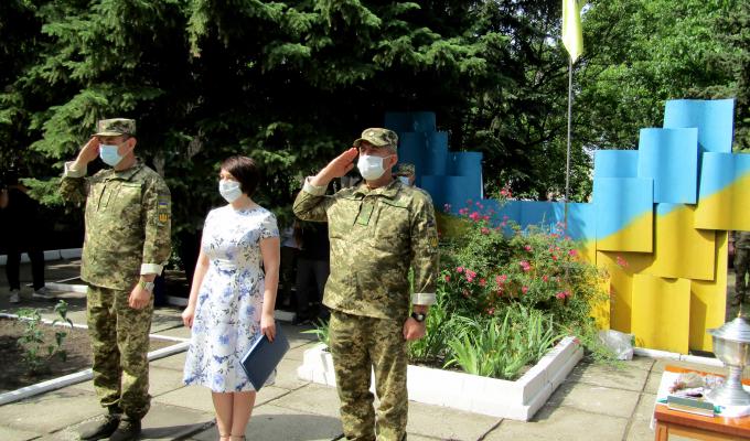 На Луганщині призовників строкової служби урочисто проводжали до лав Збройних сил України