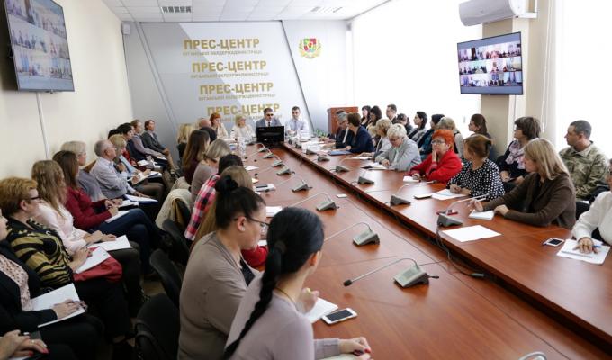 Приорітетні питання у сфері державної служби розглянуто в облдержадміністрації