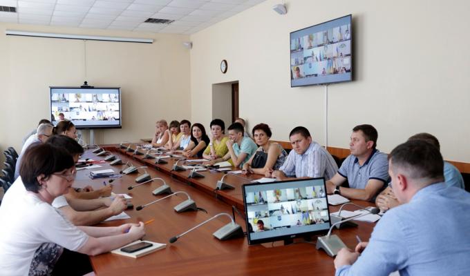 На Луганщині до Дня Конституції проведено інформаційну кампанію