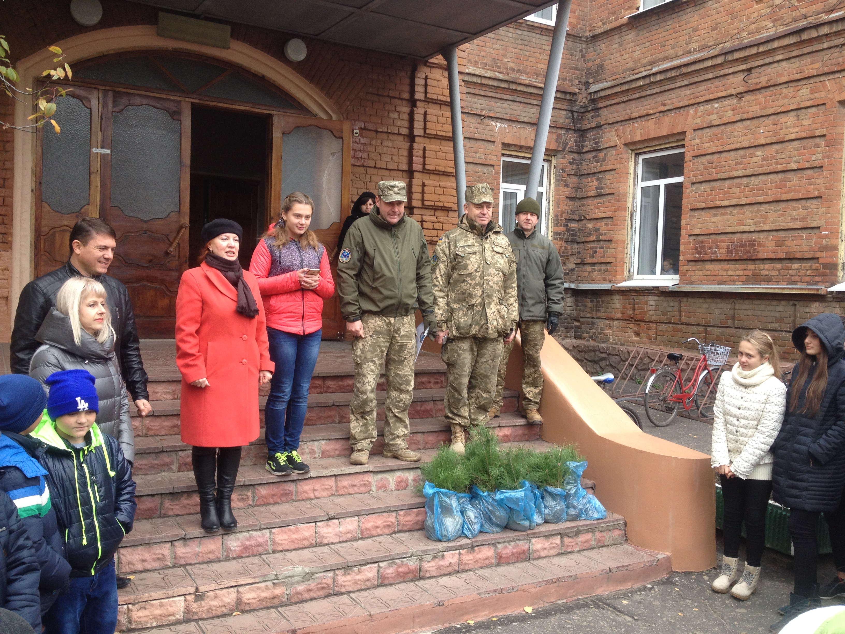 Цивільно-військова ініціатива «Ми разом» працює на благо громади Луганщини