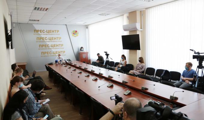 Епідемічна ситуація на Луганщині відповідає усім критеріям МОЗ щодо пом’якшення карантинних обмежень, – брифінг