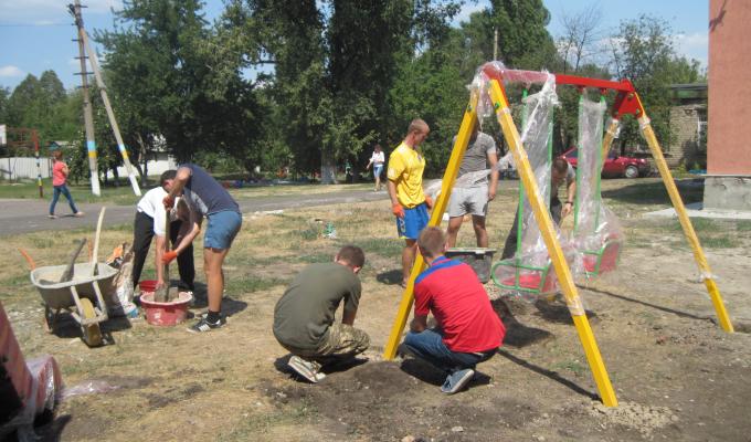 Співробітники СБУ привітали вихованців школи-інтернату у Гірському